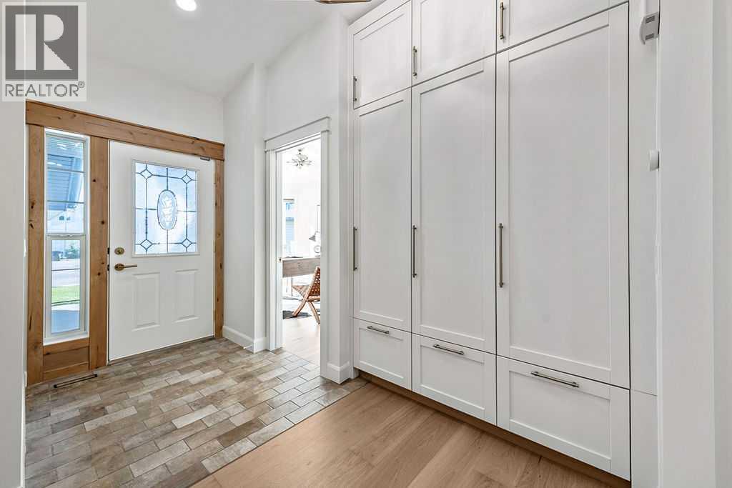 119 Citadel Meadow Close Nw Property Photo 3