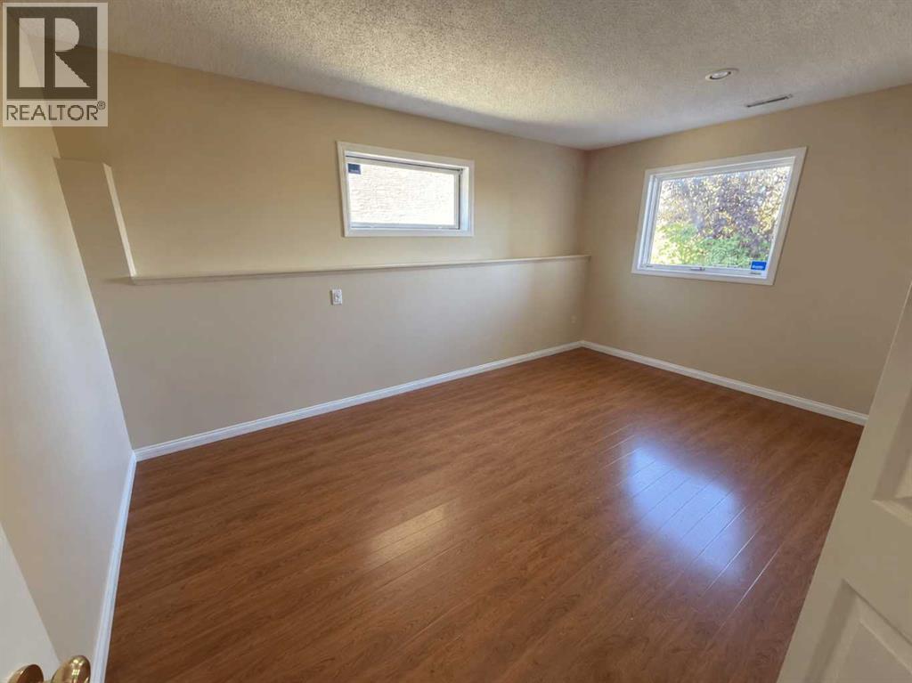 76 Valley Creek Crescent Nw Property Photo 3
