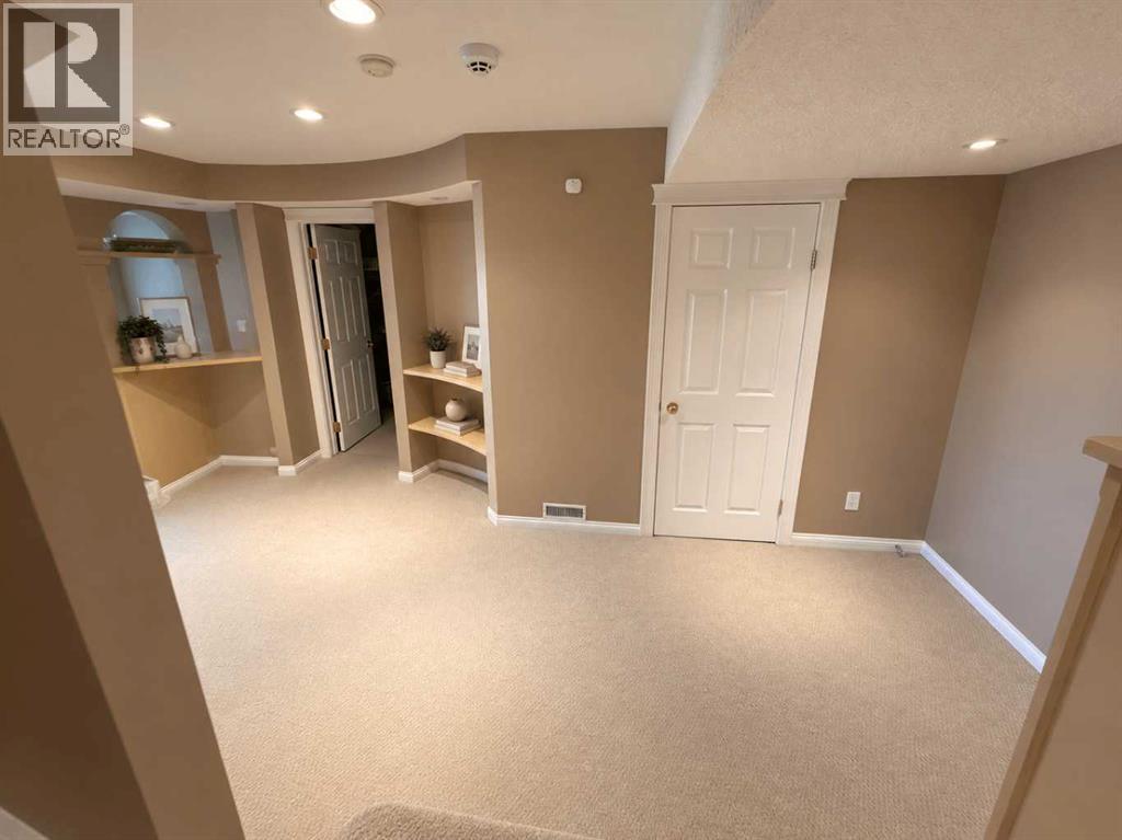 76 Valley Creek Crescent Nw Property Photo 6