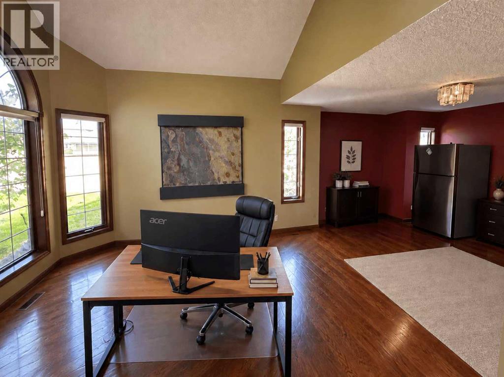 76 Valley Creek Crescent Nw Property Photo 11