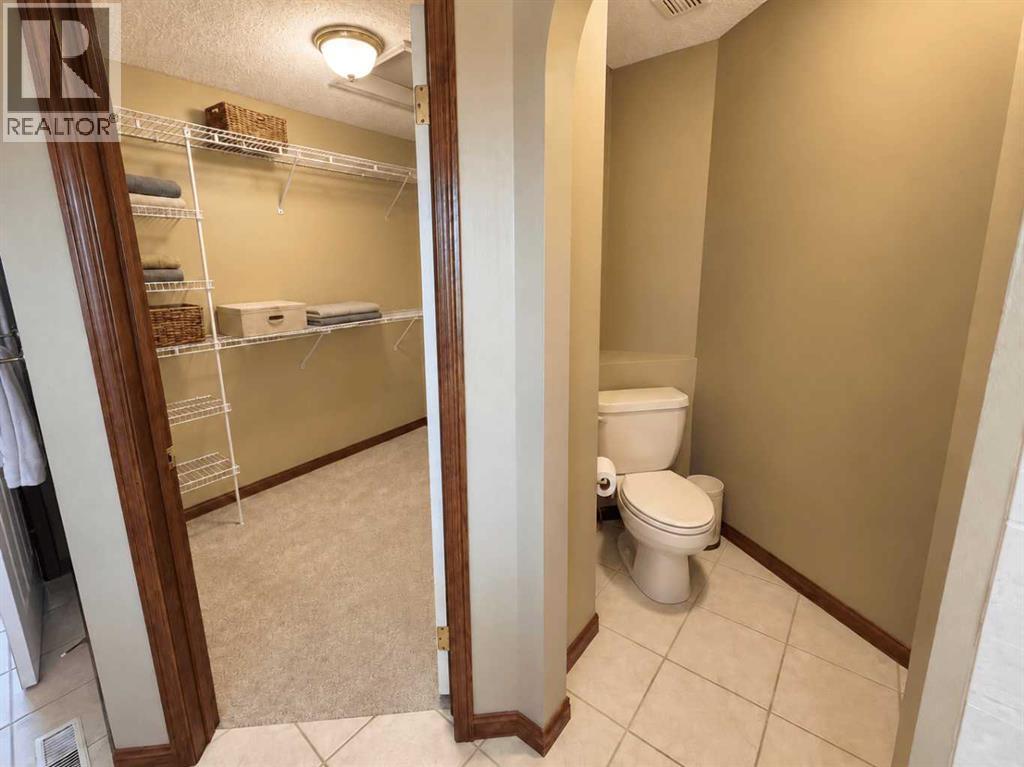 76 Valley Creek Crescent Nw Property Photo 36