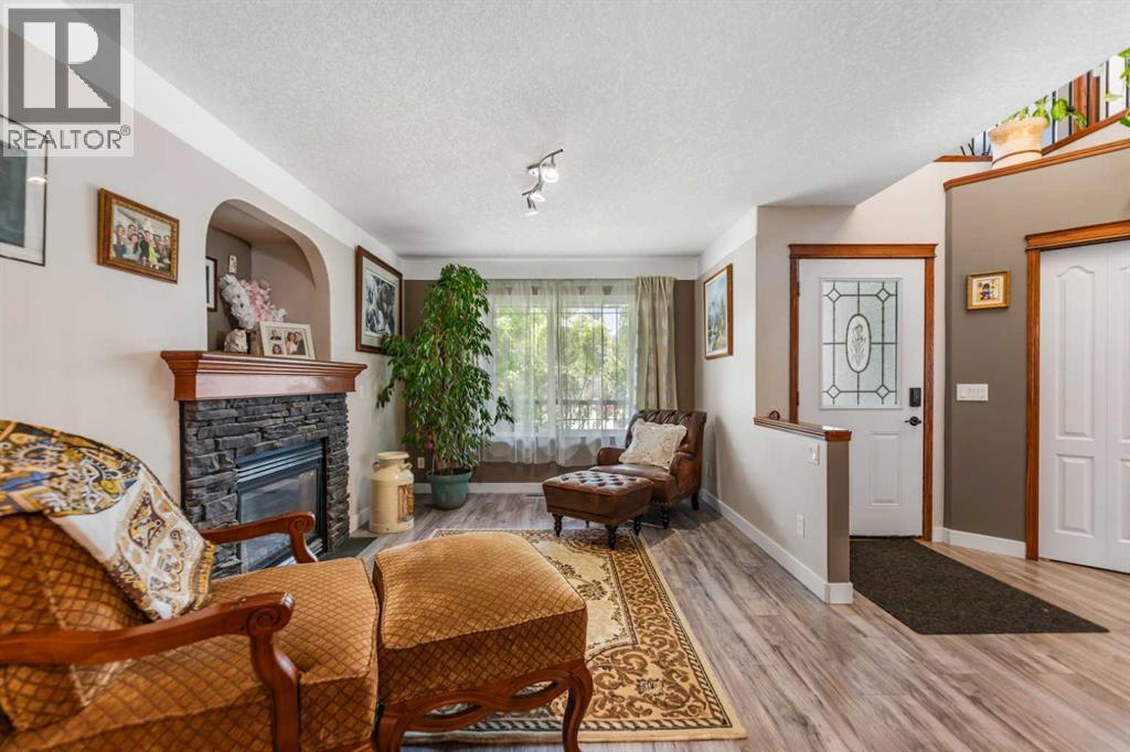 123 Hawkmere View Property Photo 5