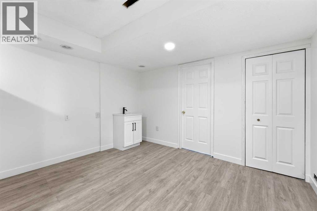2132 35 Avenue Southwest Property Photo 29