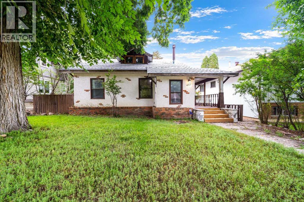 437 1 Avenue Nw Property Photo 1