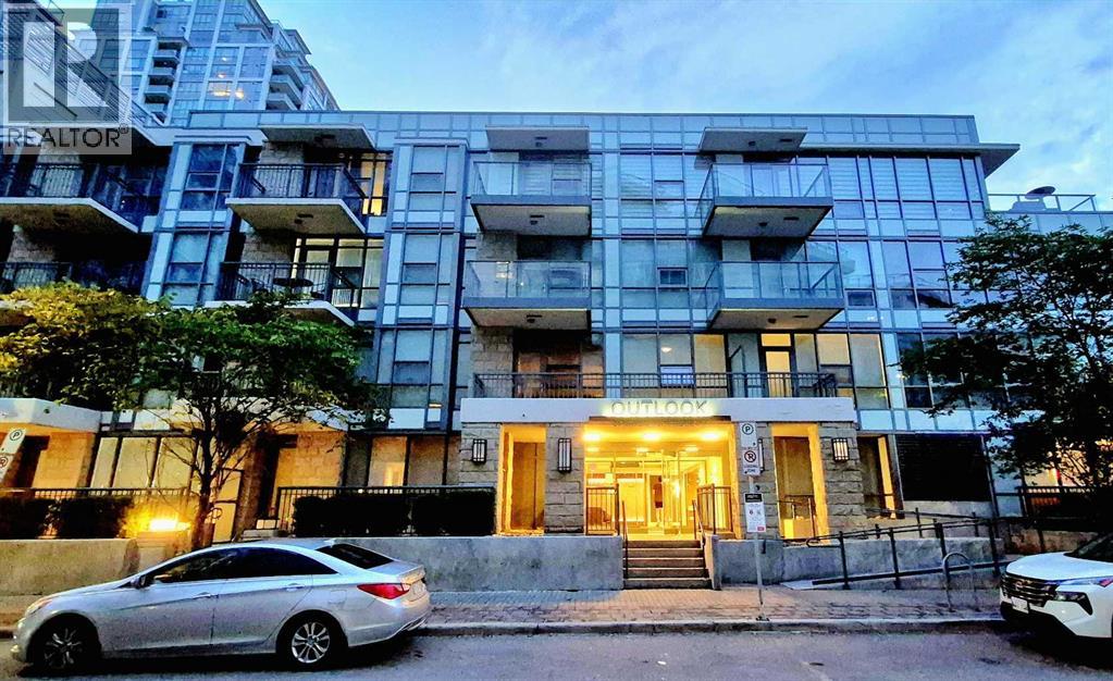 51 Waterfront Mews Southwest Property Photo 2