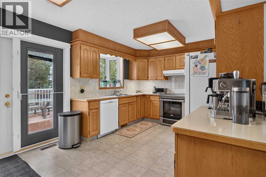 740 3 Avenue Se Property Photo 10