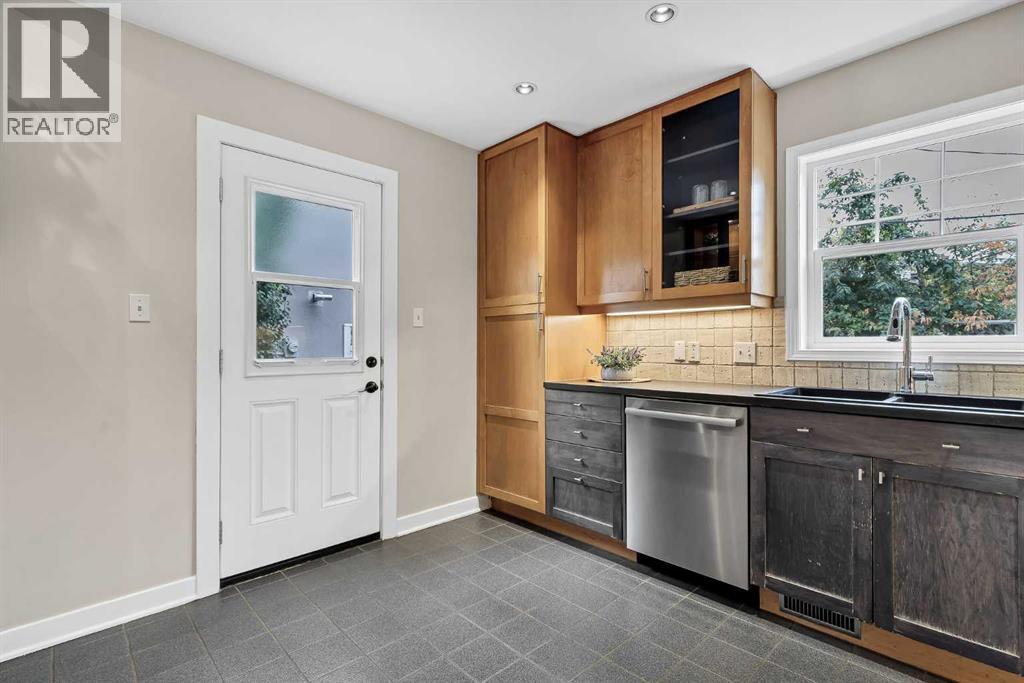 1905 2 Street Nw Property Photo 14