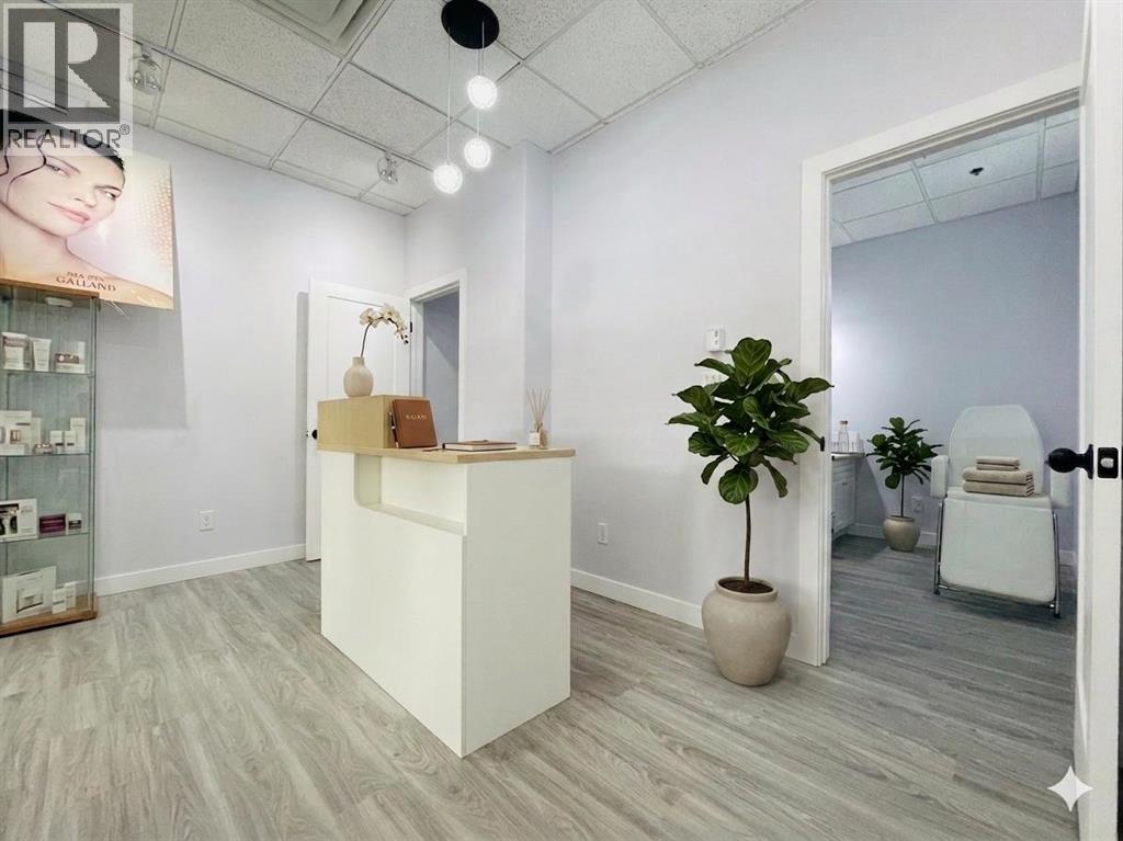 1623 Centre Street Nw Property Photo 6