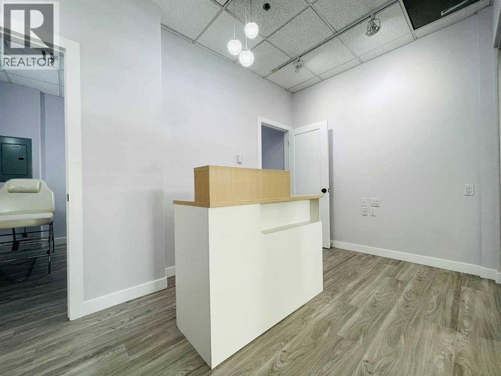 1623 Centre Street Nw Property Photo 8