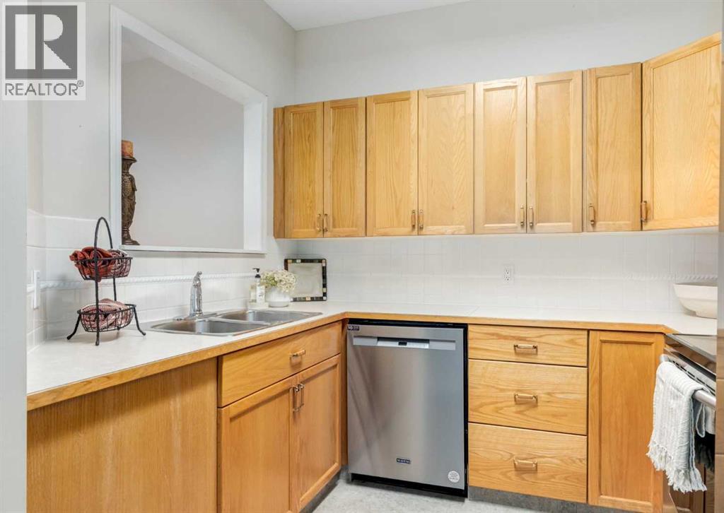 305 1 Avenue Northwest Property Photo 10