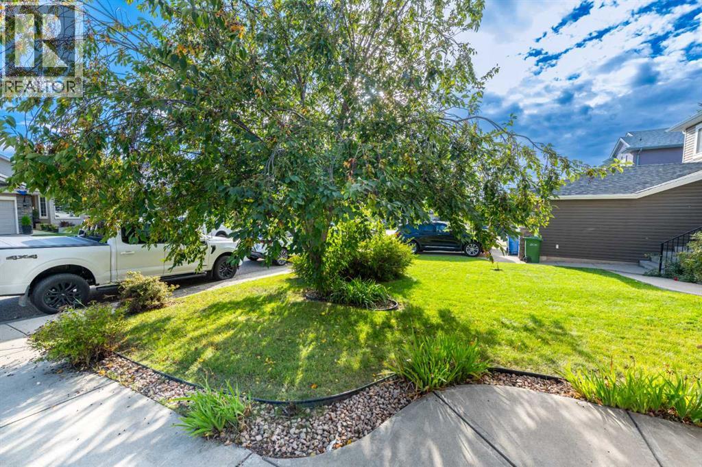 112 Cove Crescent Property Photo 3