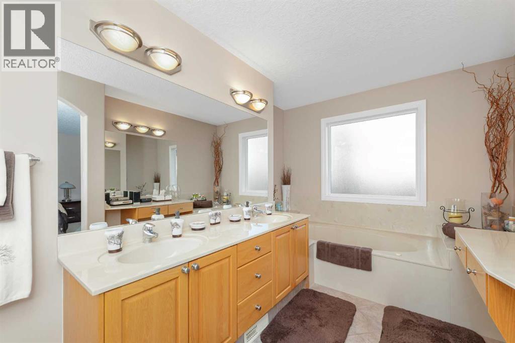 112 Cove Crescent Property Photo 26