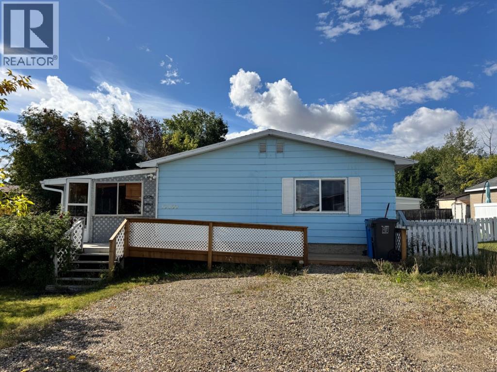 10400 100 Street Property Photo 1