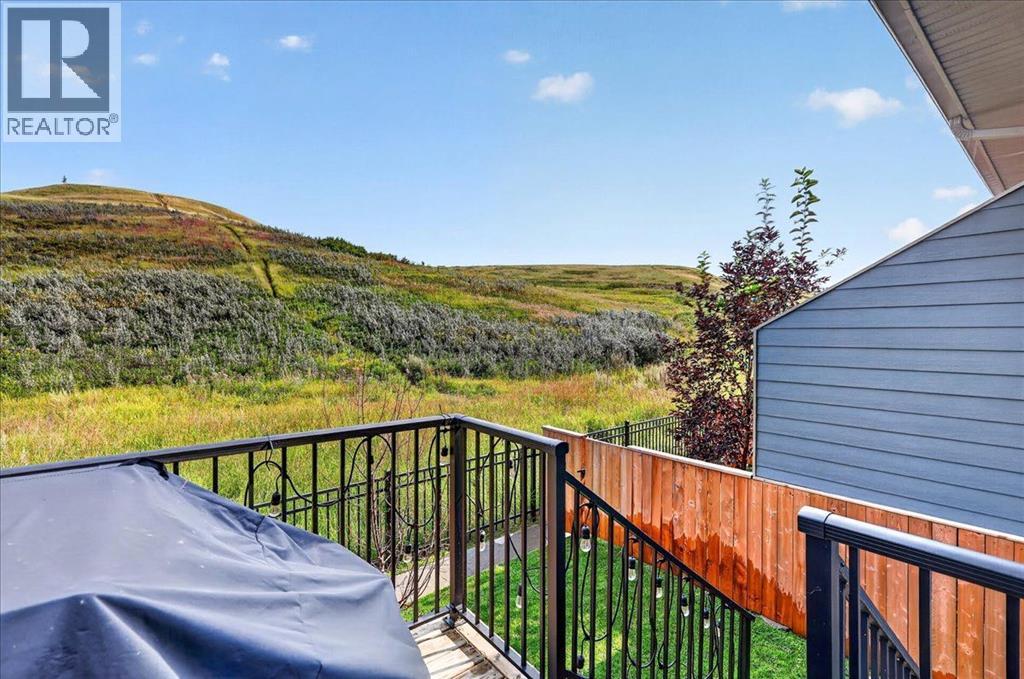 246 Cranbrook Square Se Property Photo 1