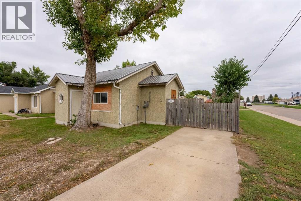 5603 56 Street Property Photo 2