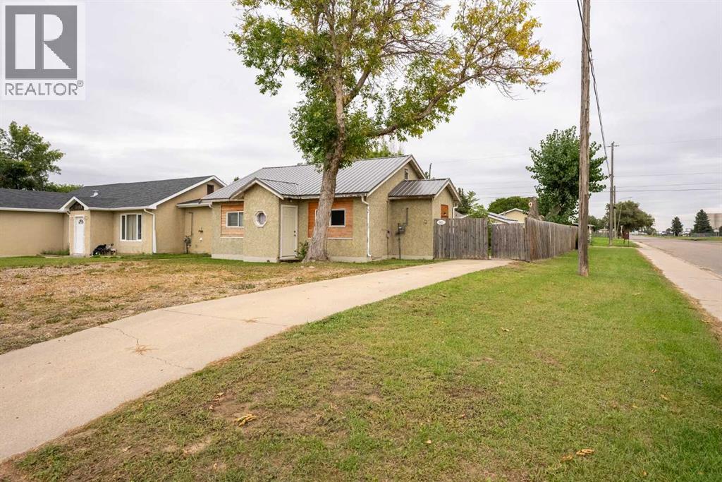 5603 56 Street Property Photo 3