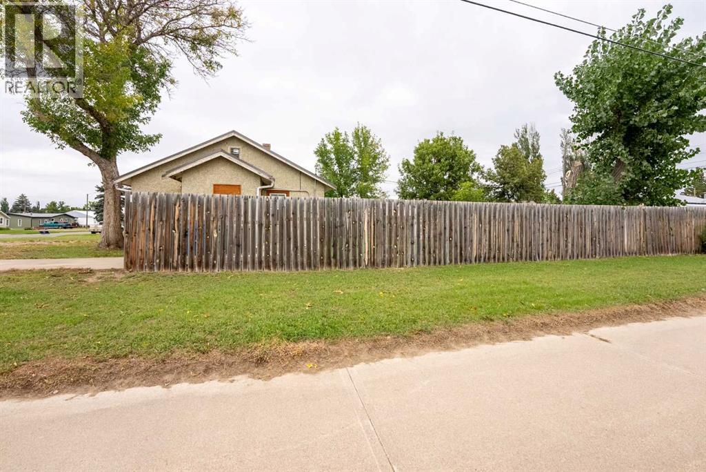 5603 56 Street Property Photo 4