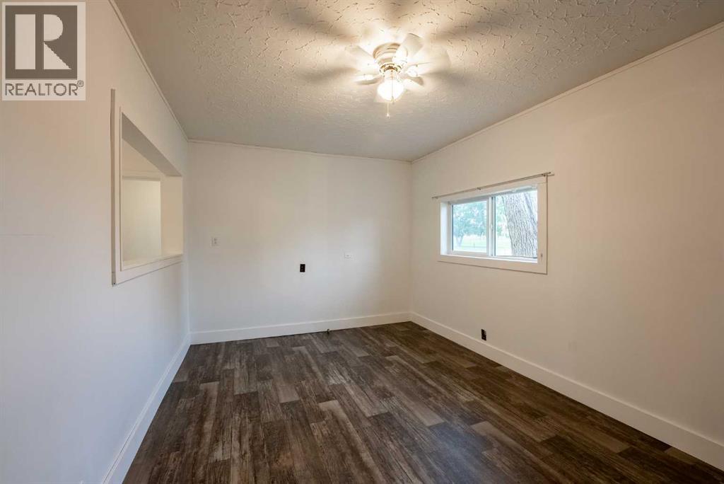 5603 56 Street Property Photo 5