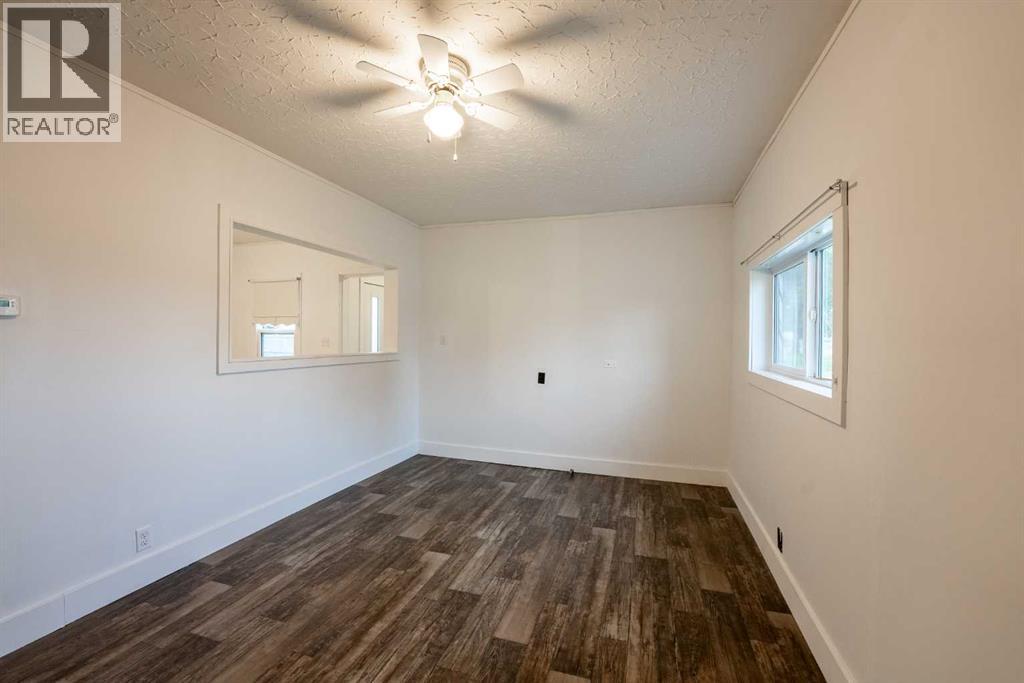5603 56 Street Property Photo 6