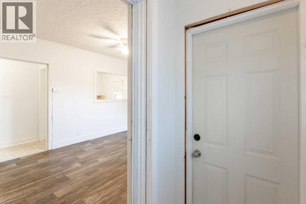 5603 56 Street Property Photo 8