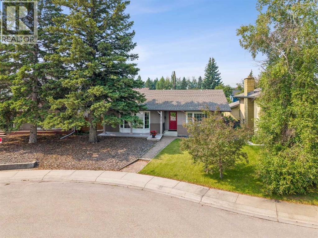 856 Lake Twintree Crescent Se Property Photo 1