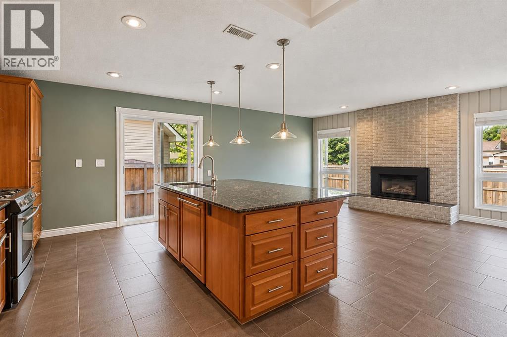 856 Lake Twintree Crescent Se Property Photo 13
