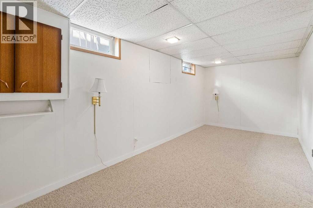 856 Lake Twintree Crescent Se Property Photo 28