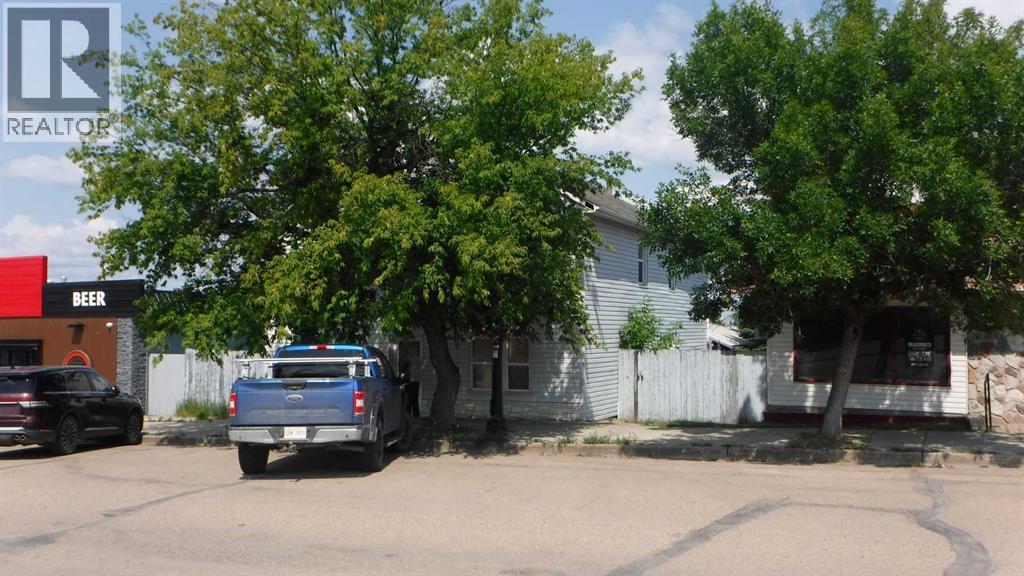 5013 50 Avenue Property Photo 1