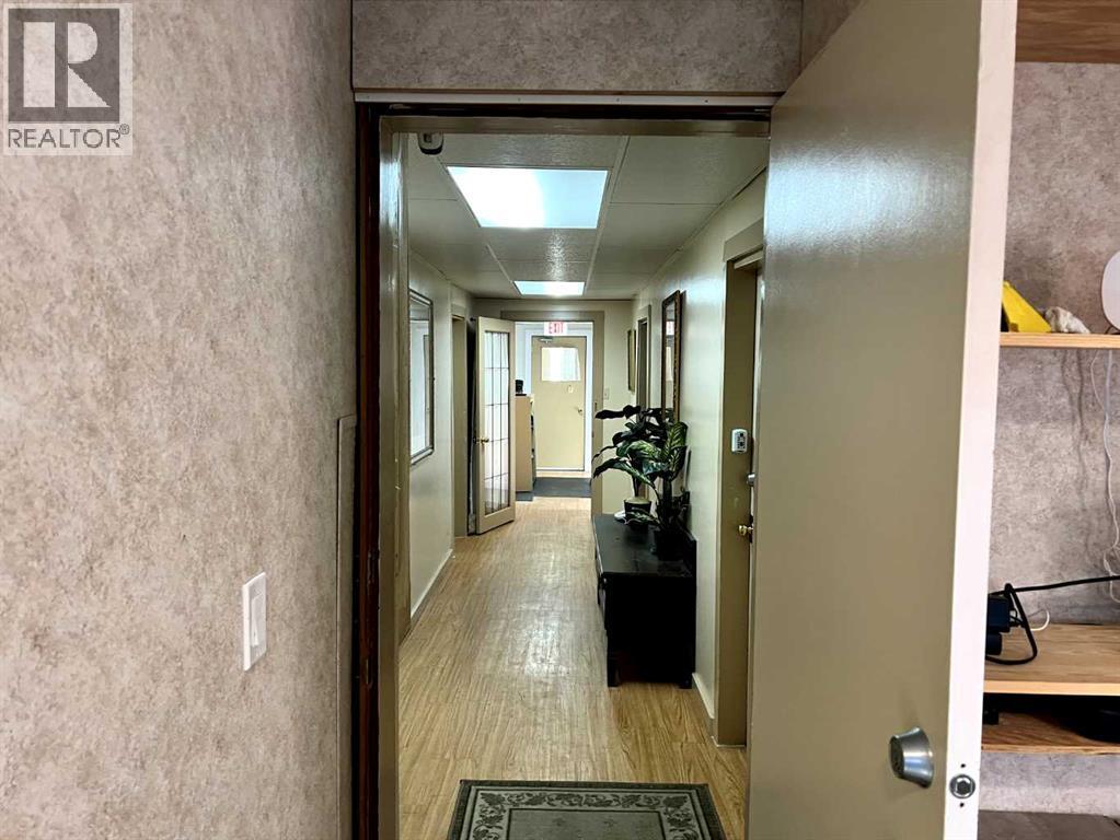 5013 50 Avenue Property Photo 3
