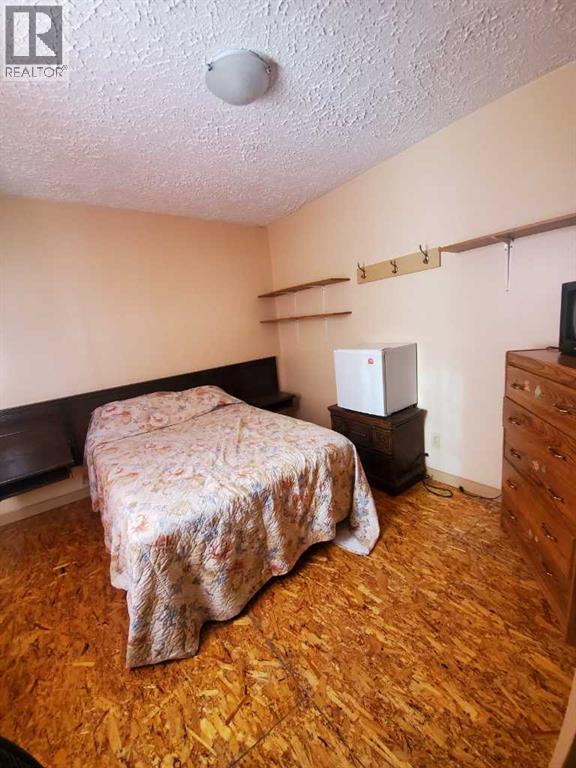 5013 50 Avenue Property Photo 8