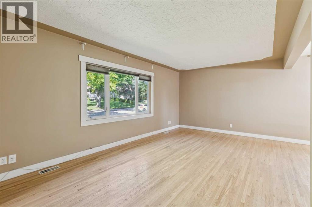 5428 Centre A Street Ne Property Photo 5