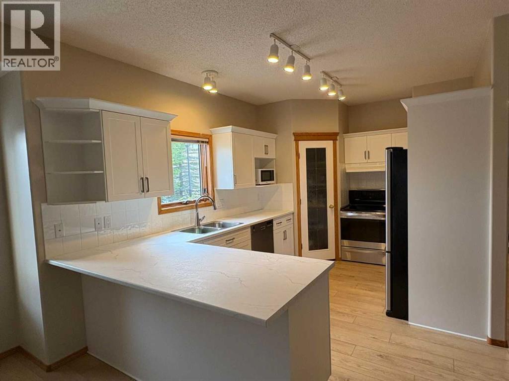 8 Scimitar Rise Nw Property Photo 6