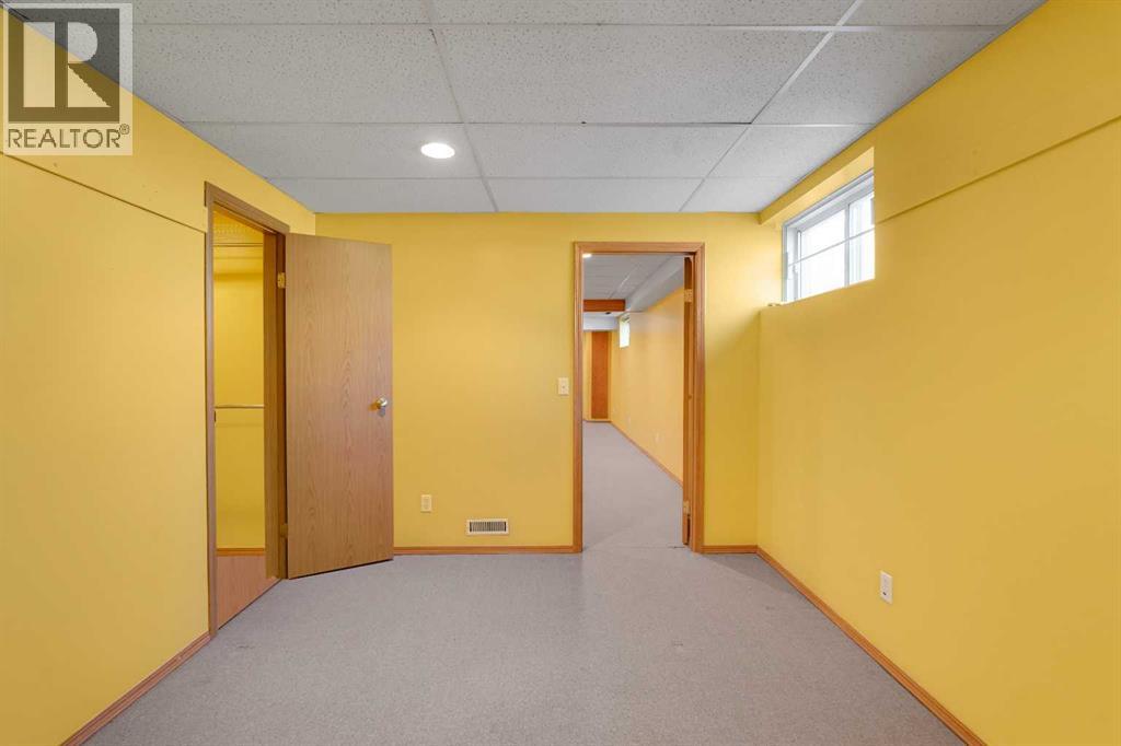 27 Sun Harbour Road Se Property Photo 23