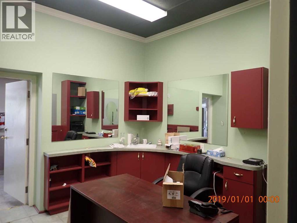 4819 48 Avenue Property Photo 17