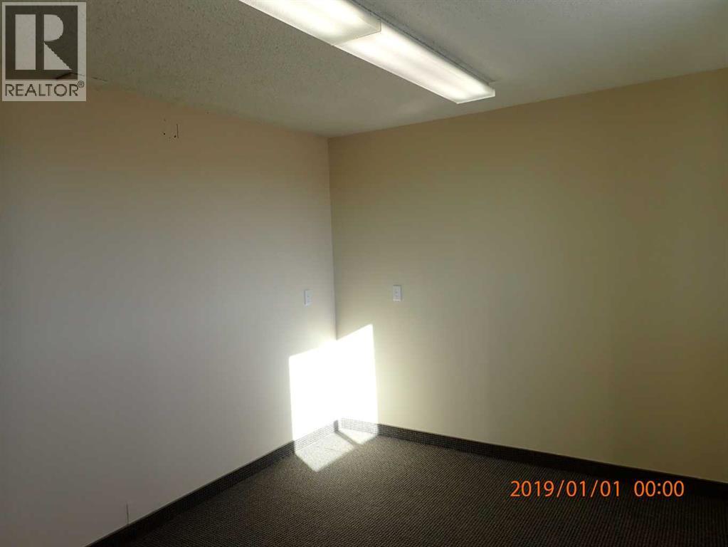 4819 48 Avenue Property Photo 31
