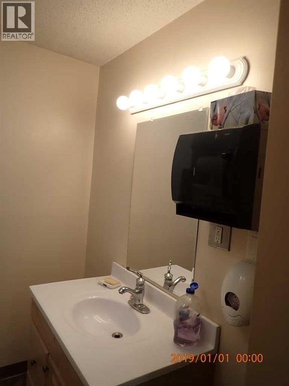 4819 48 Avenue Property Photo 38