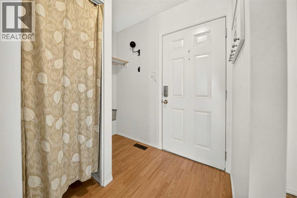 55 Lemoyne Crescent West Property Photo 3