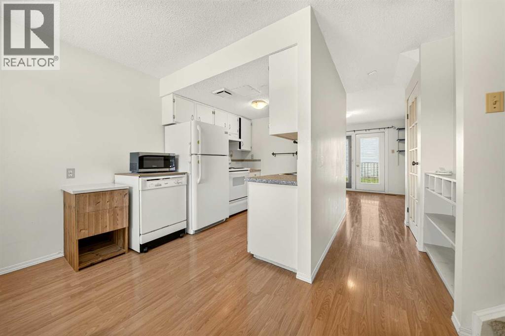 55 Lemoyne Crescent West Property Photo 6