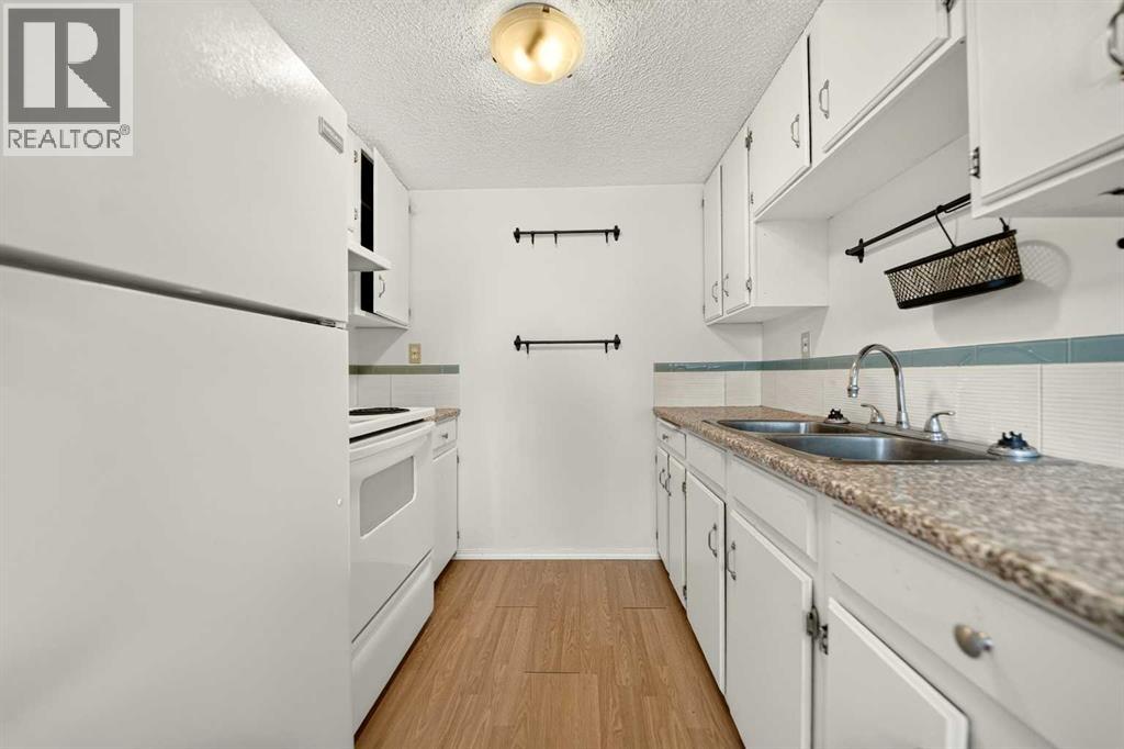 55 Lemoyne Crescent West Property Photo 8