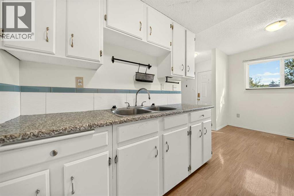 55 Lemoyne Crescent West Property Photo 9