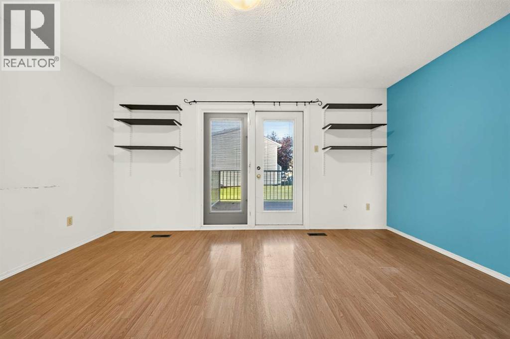 55 Lemoyne Crescent West Property Photo 14