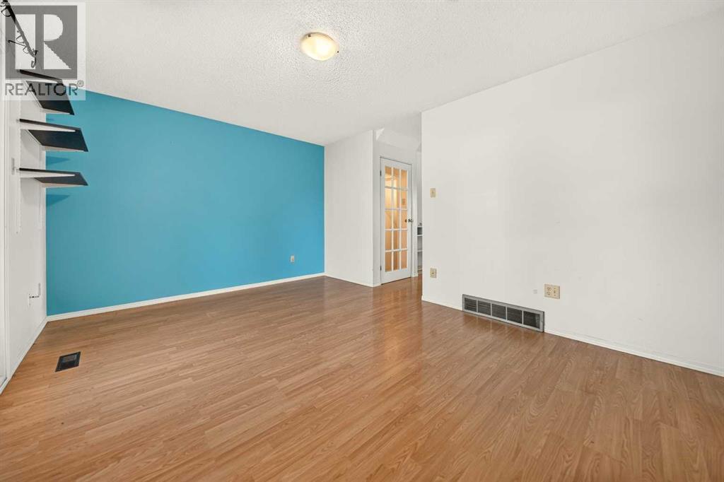 55 Lemoyne Crescent West Property Photo 16