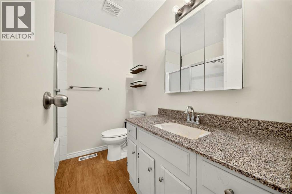 55 Lemoyne Crescent West Property Photo 26