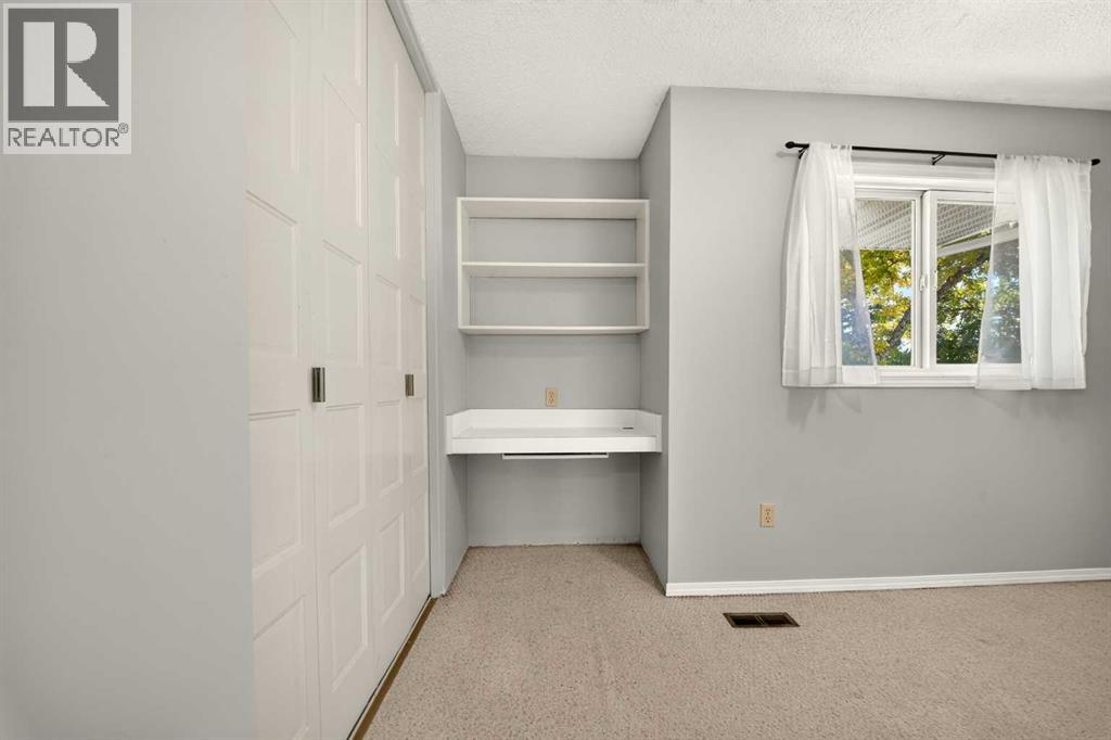 55 Lemoyne Crescent West Property Photo 28
