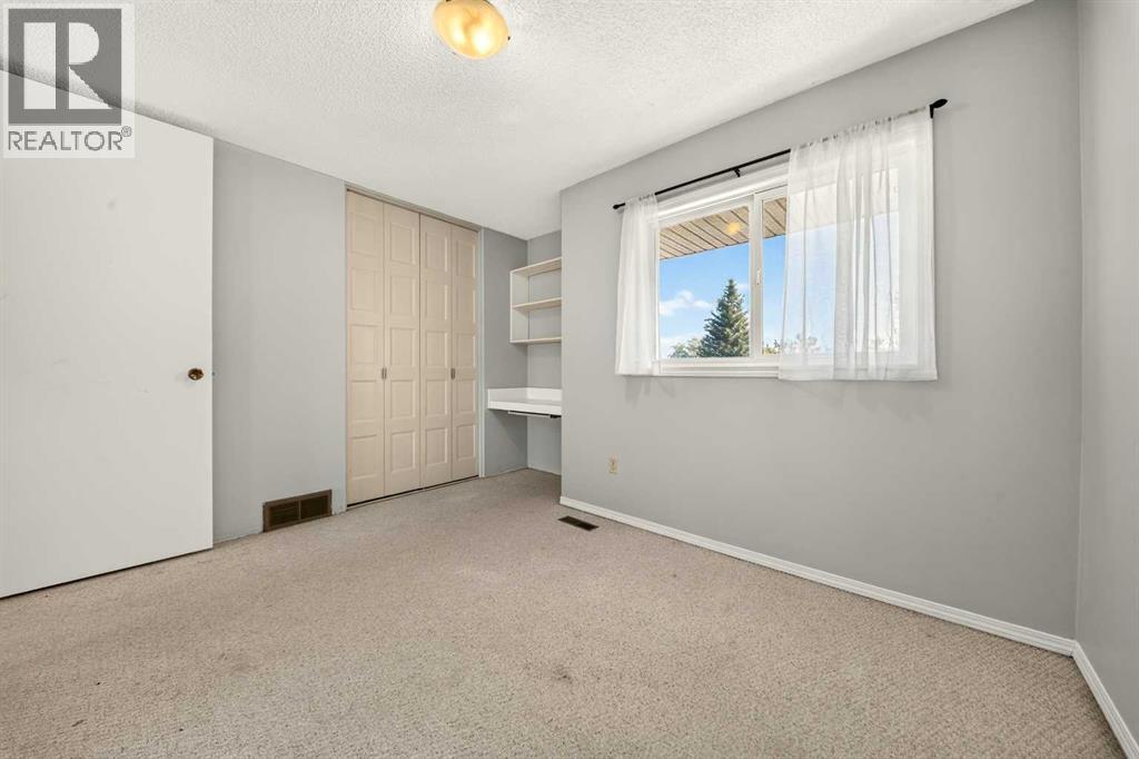 55 Lemoyne Crescent West Property Photo 29
