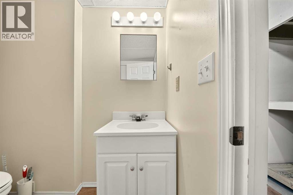 55 Lemoyne Crescent West Property Photo 38