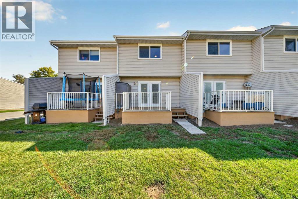 55 Lemoyne Crescent West Property Photo 41