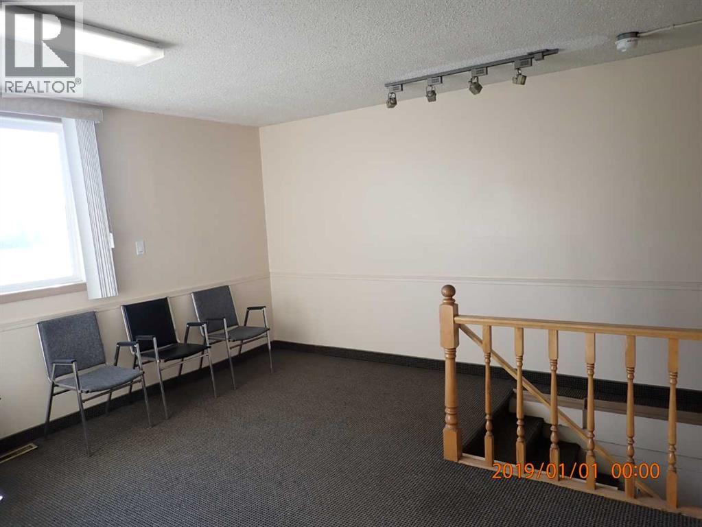 4819 48 Avenue Property Photo 5