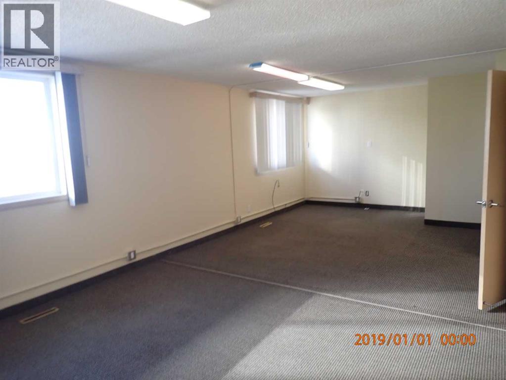 4819 48 Avenue Property Photo 10