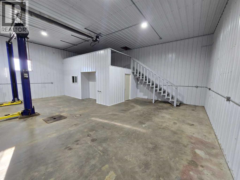 10302 77 Street Property Photo 7